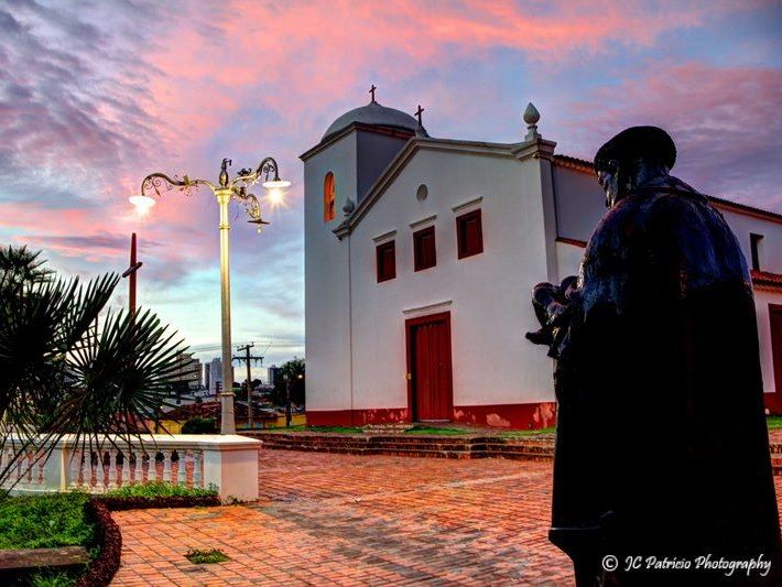 Alunos do Notre Dame prestam homenagens aos 300 anos de Cuiabá