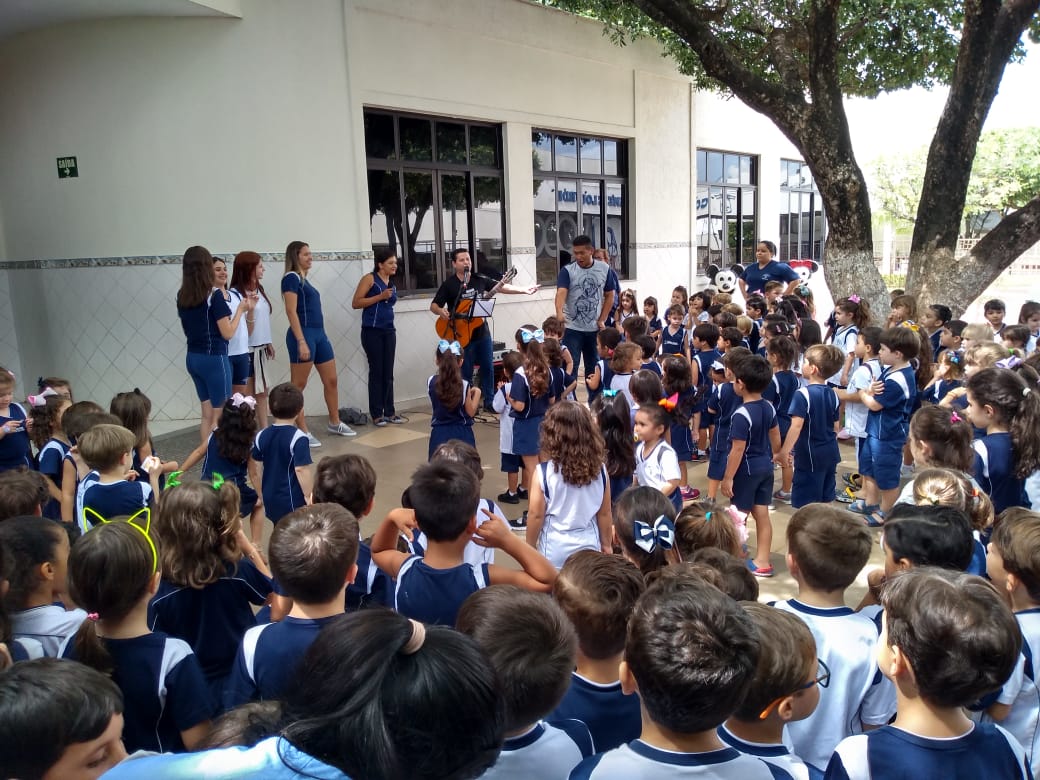 Dia do louvor na Educação Infantil