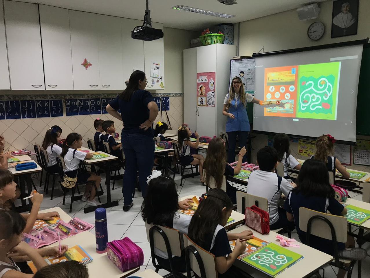 Open Class: alunos e pais participam de aula aberta do Programa Bilíngue