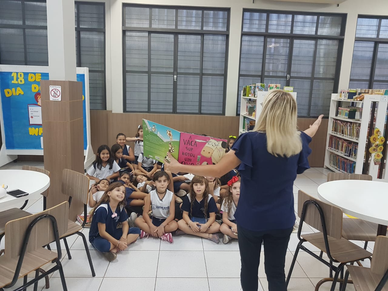 Atividade de leitura na Biblioteca com o 3º Ano D