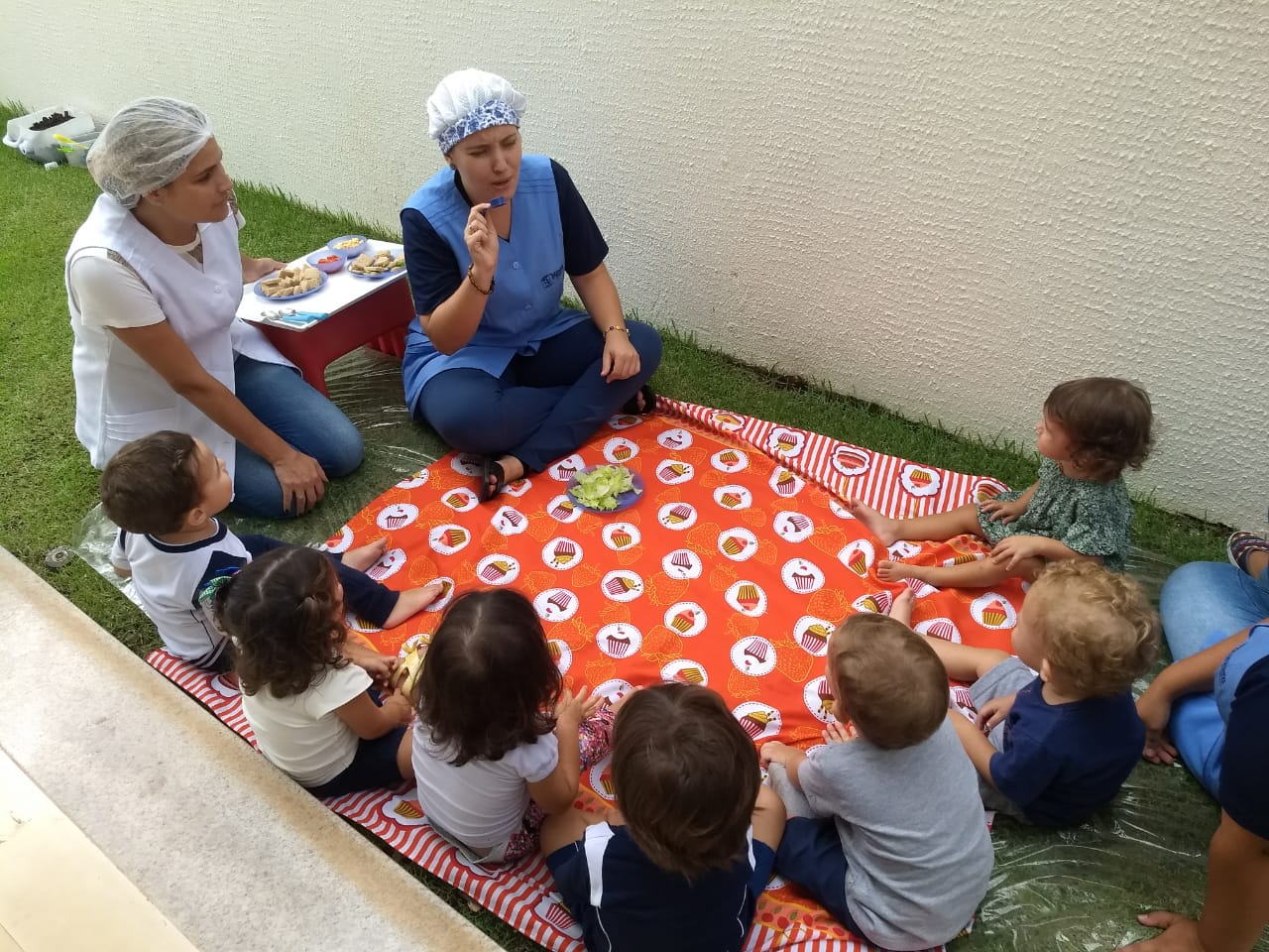 Atividade integrada de Nutrição no Berçário Les Enfants