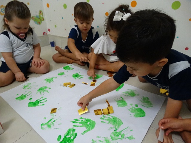 Berçário Les Enfants: Hino nacional