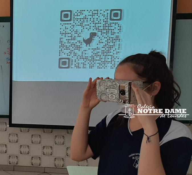 Trabalhando com realidade virtual na aula bilíngue - 8ºs anos