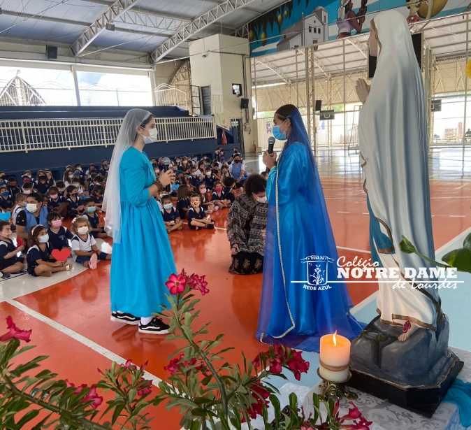 Alunos da Educação Infantil participam de homenagem à Nossa Senhora de Lourdes