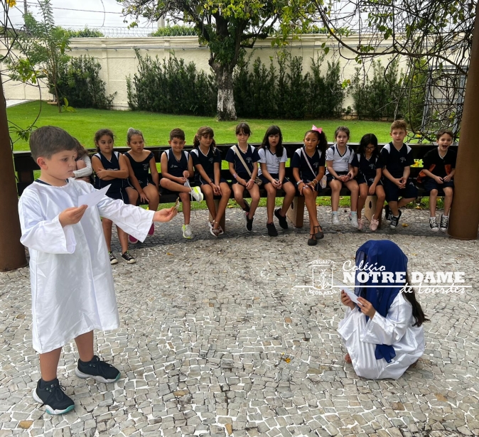 2º anos - encenações sobre “o anúncio do anjo Gabriel a Maria”, e da “ visita de Maria a sua prima Isabel”